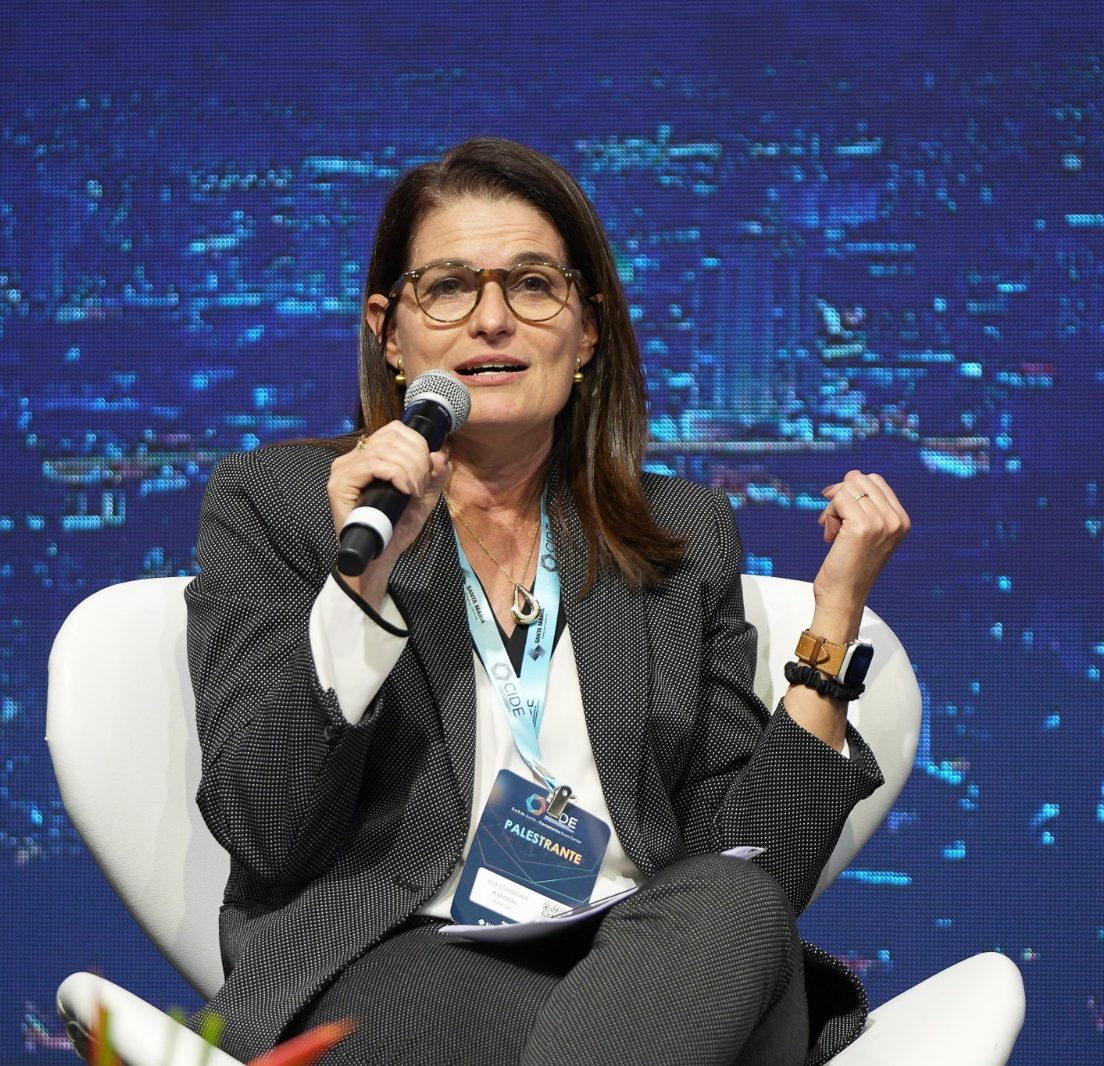 Alessandra Amaral - ADELAT
