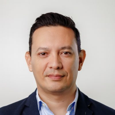 Carlos B Echeverria E
