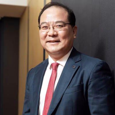 KIM Younkyoo - headshot.jpg